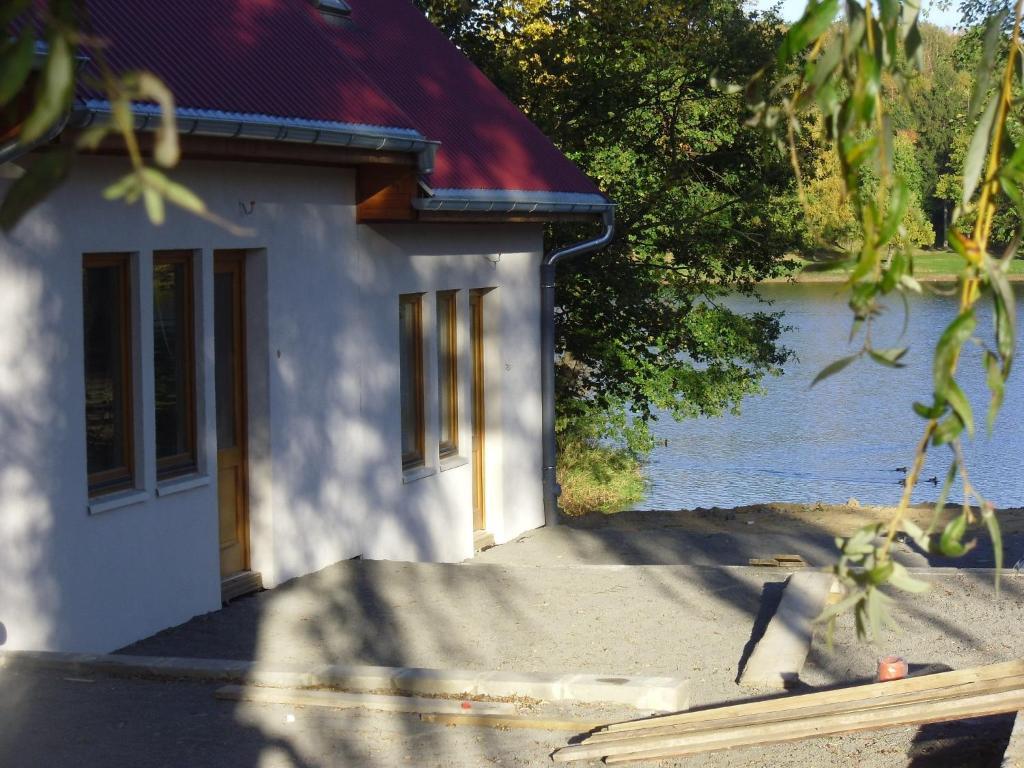 Domki Nad Jeziorem Karlowice 외부 사진